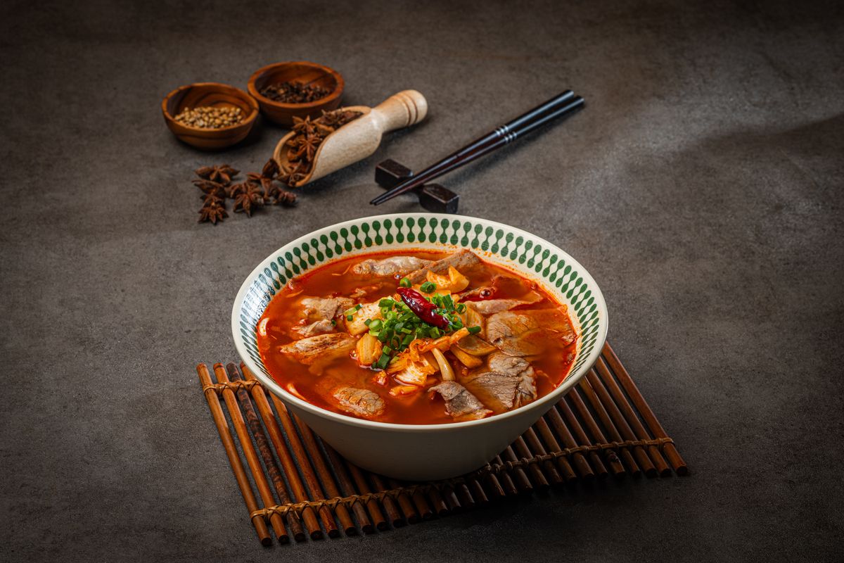매운 양지 쌀국수